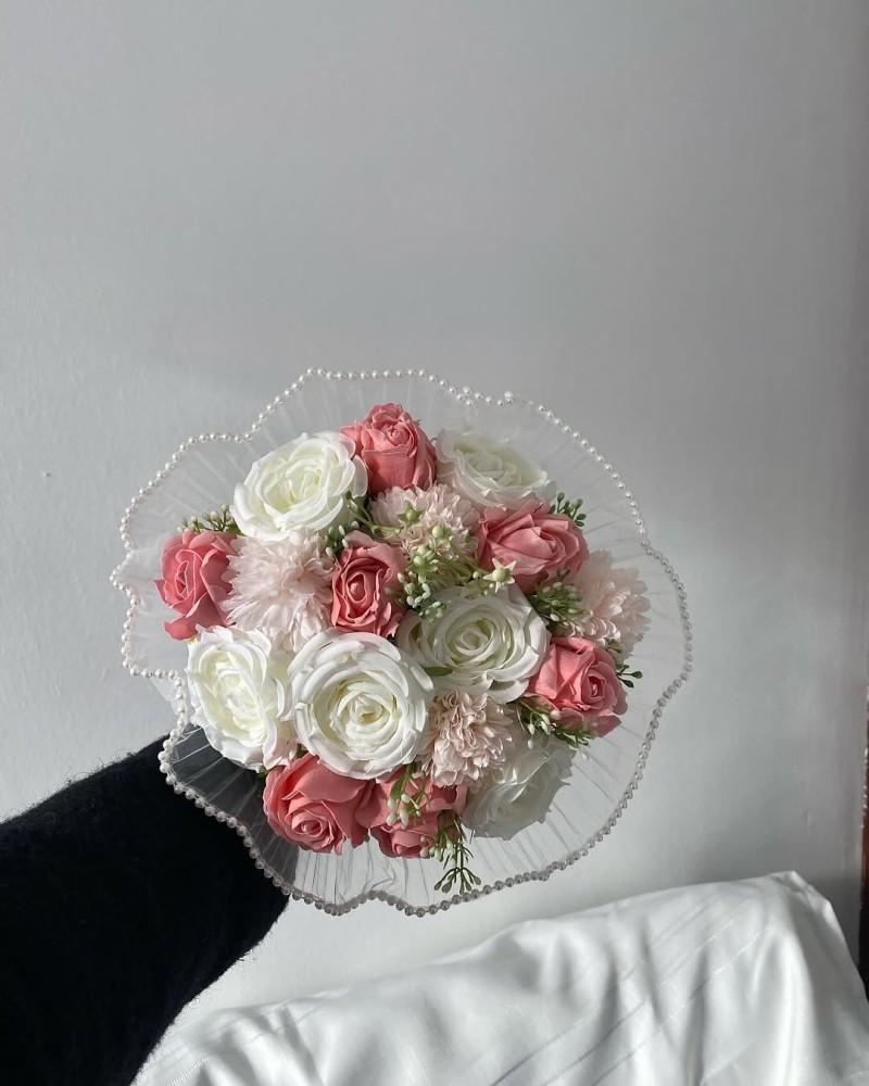 Pembe & Beyaz Gül El Buketi